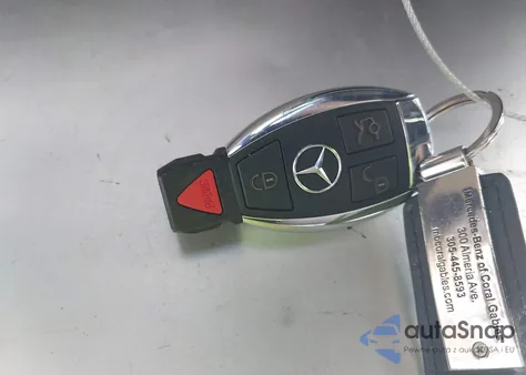 2013 Mercedes-Benz C 250 Luxury/Sport z USA, uszkodzony, nr VIN WDDGF4HB0DR279600